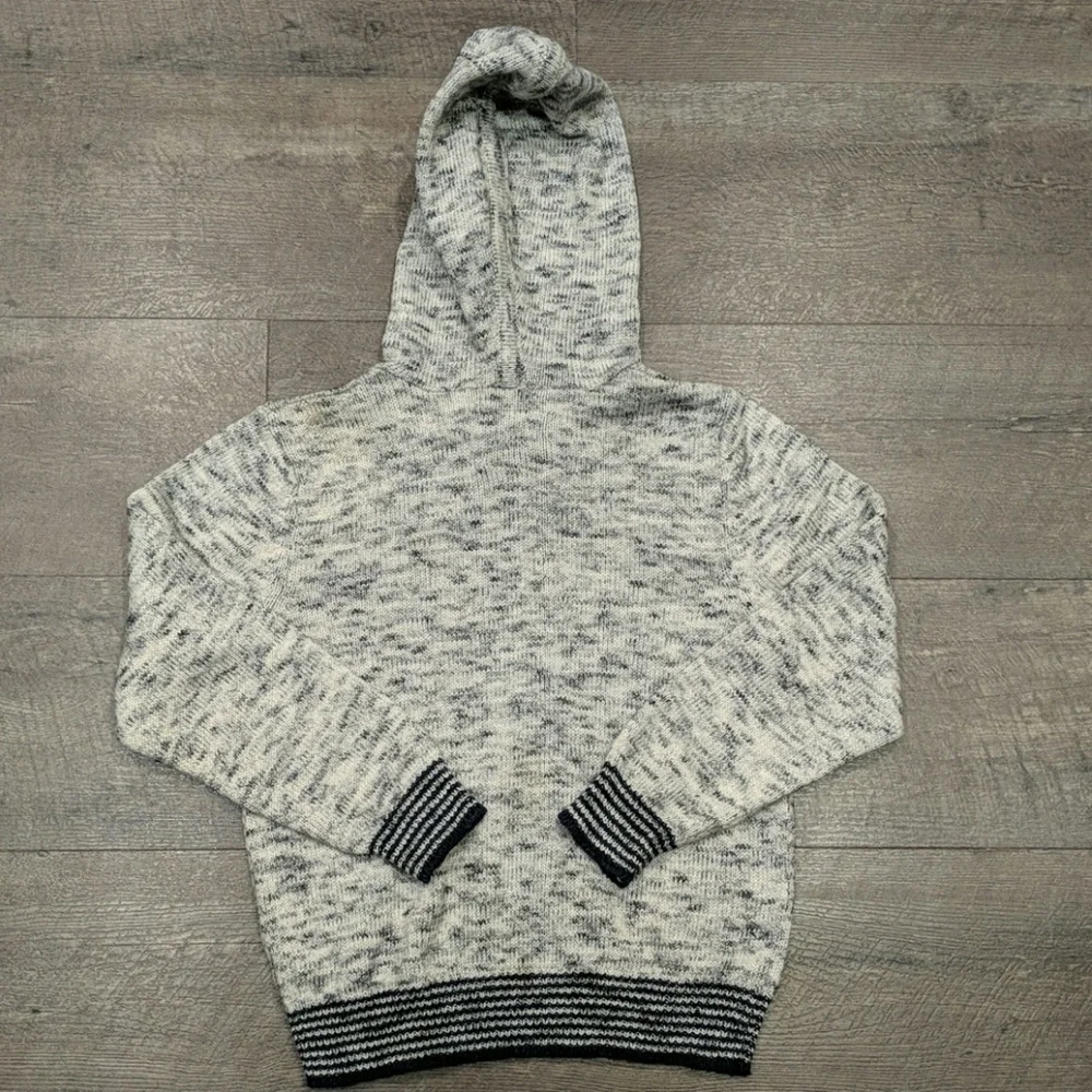 Oshkosh B'gosh Boys Gray Hooded Sweater Size 7 EUC